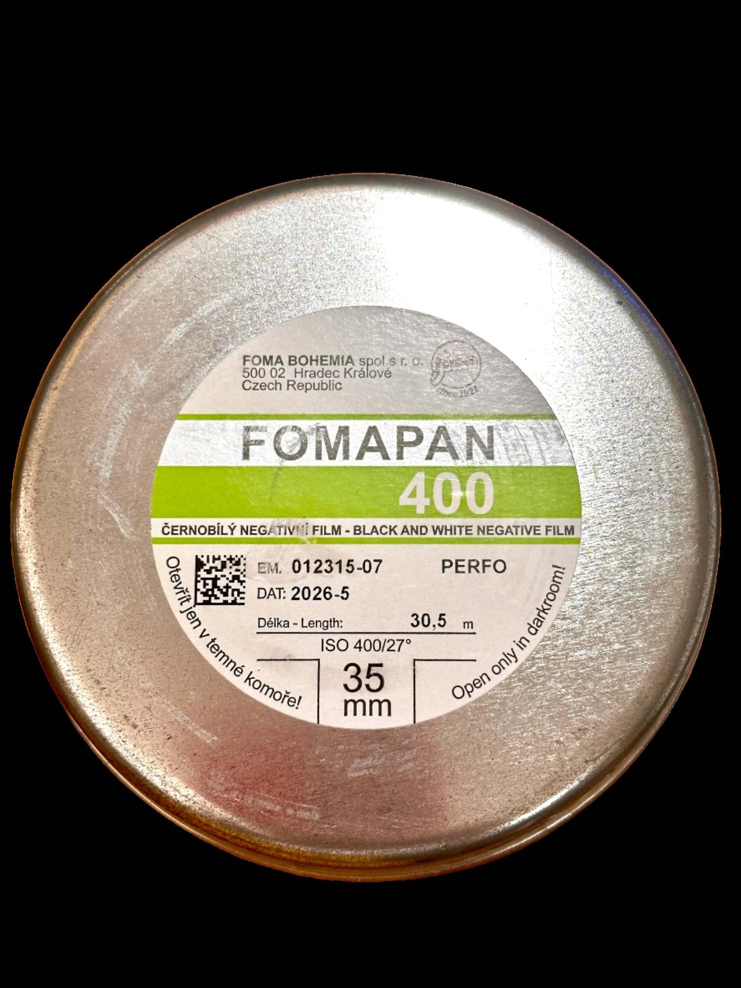 Fomapan 400 black and white film canister, 35mm, ideal for low granularity and sharp images in varying light.