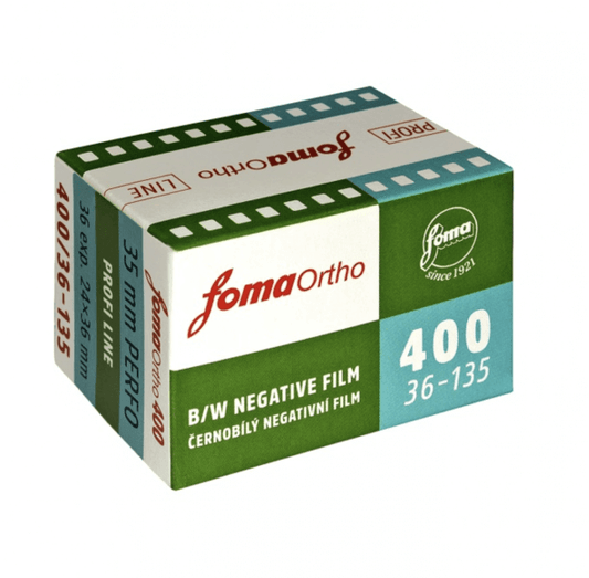 Foma Ortho BW 400 ISO 35mm x 36exp negative film packaging in green and white box.