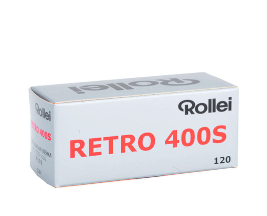 Rollei Retro 400S BW 120 roll film packaging, ideal for high-sensitivity black and white photography.
