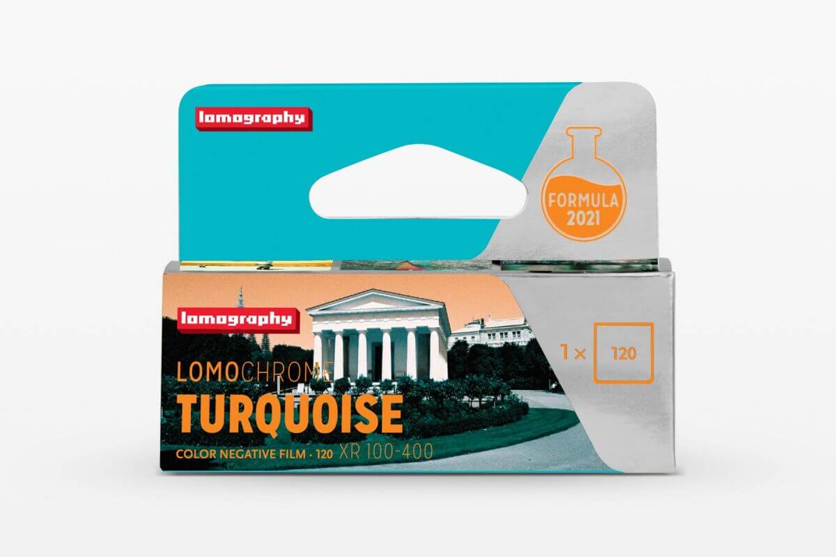 Lomography Turquoise color negative film 120, ISO 100-400, perfect for vibrant turquoise tones and fine grain photography.